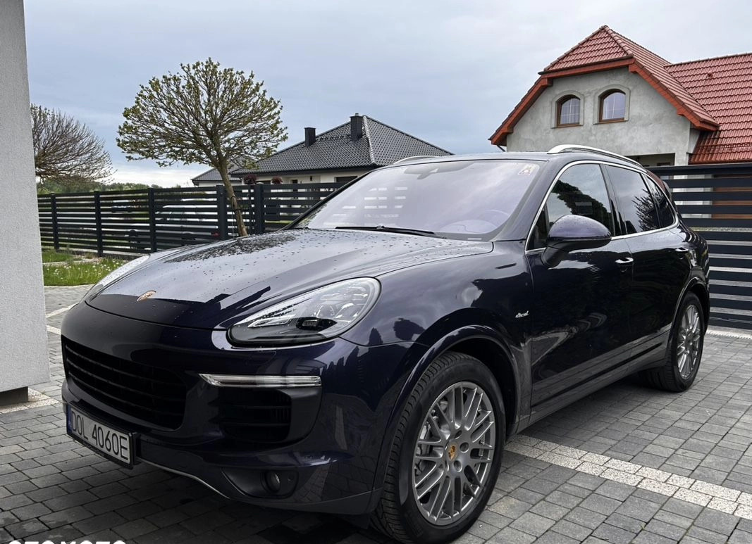 Porsche Cayenne cena 229000 przebieg: 200000, rok produkcji 2017 z Międzybórz małe 667